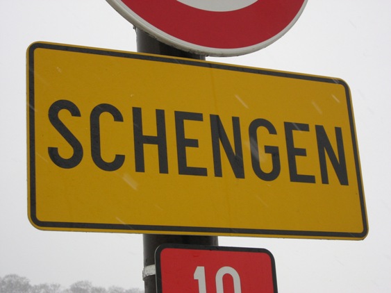 Polonia critică reintroducerea de către Danemarca a controalelor la frontiere - schengenache-1309965286.jpg