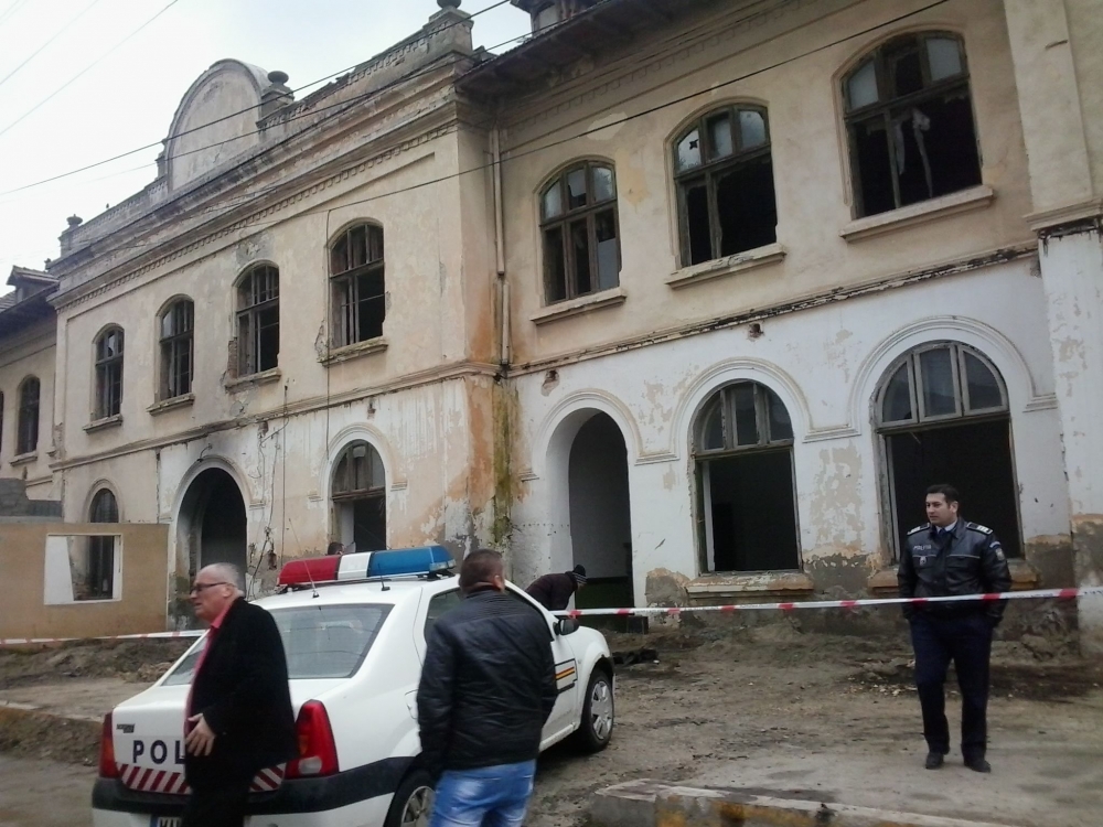 Fosta școală din Cernavodă va fi demolată - scoalacernavoda-1361971889.jpg