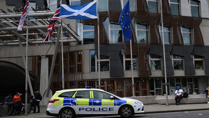 Panică la Edinburg: Parlamentul scoțian, evacuat - scotia88801800-1510060130.jpg