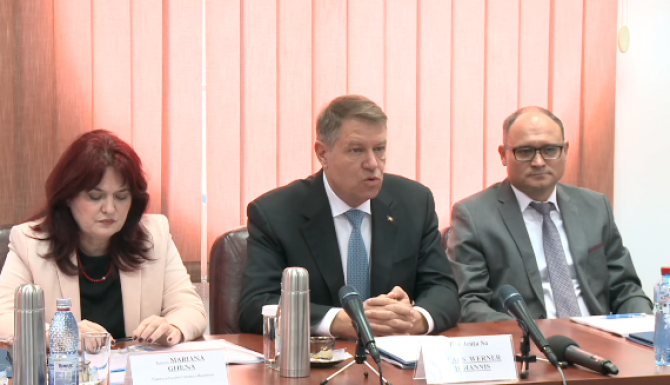 Klaus Iohannis participă la ședința CSM de miercuri. Pe ordinea de zi: alegerea noii conduceri - screenshot20180105at101756161205-1544602236.jpg