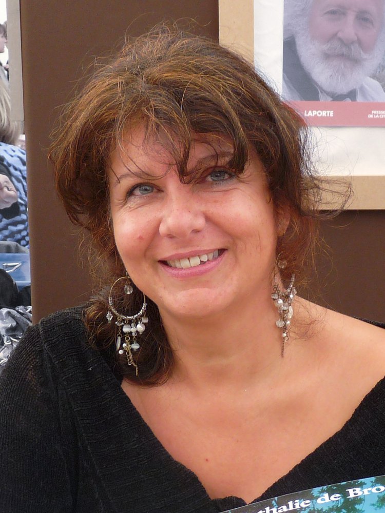 Scriitoarea Nathalie de Broc își lansează cartea la Constanța - scriitoarea-1558982945.jpg