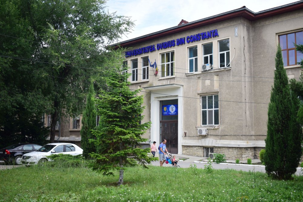 Secţie de votare pentru cetăţenii din Republica Moldova, la Universitatea “Ovidius”, pe bulevardul Mamaia - sectiedevotare-1625739219.jpg