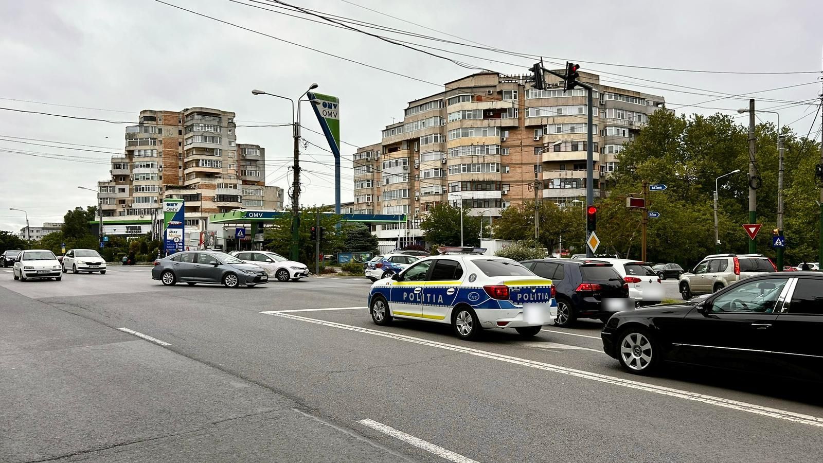 Semafoarele din intersecția bulevardului Tomis cu strada Tulcea repuse în funcțiune - semafoare-functionale-1715179871.jpg