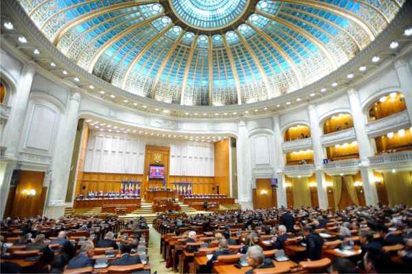 Senatul a adoptat moțiunea simplă la adresa ministrului Finanțelor Publice, Florin Cîțu - senat-1575909987.jpg