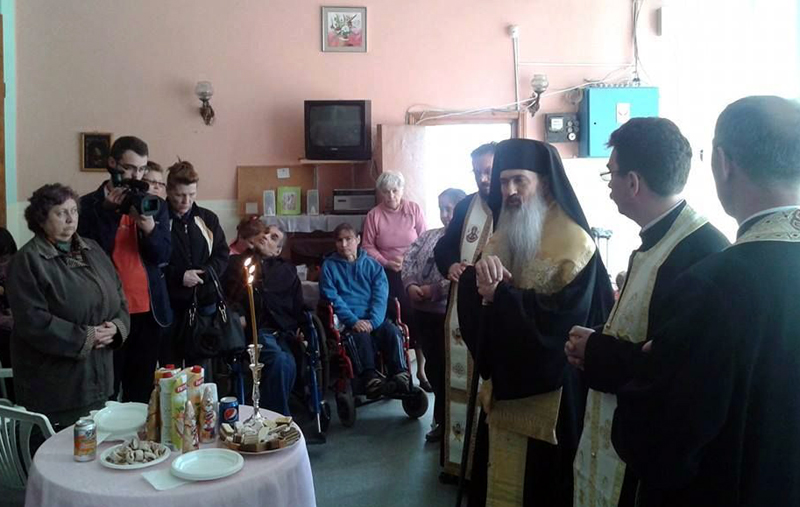Sfântul Nicolae aduce daruri persoanelor cu dizabilități - sfantulnicolae-1480863905.jpg