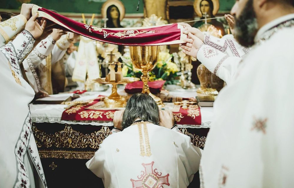 Biserica Ortodoxă îi cinsteşte pe Sfinţii Ioan Casian şi Gherman - sfcasiansursaarhiepiscopiatomisu-1614366984.jpg