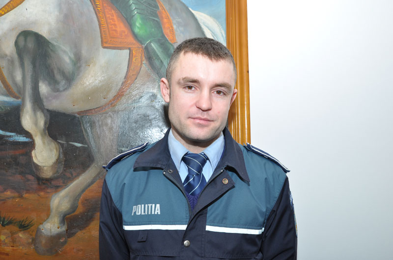 Polițist constănțean, apreciat de șefii Poliției Române - sirbupolitistbaraganu4-1363632047.jpg