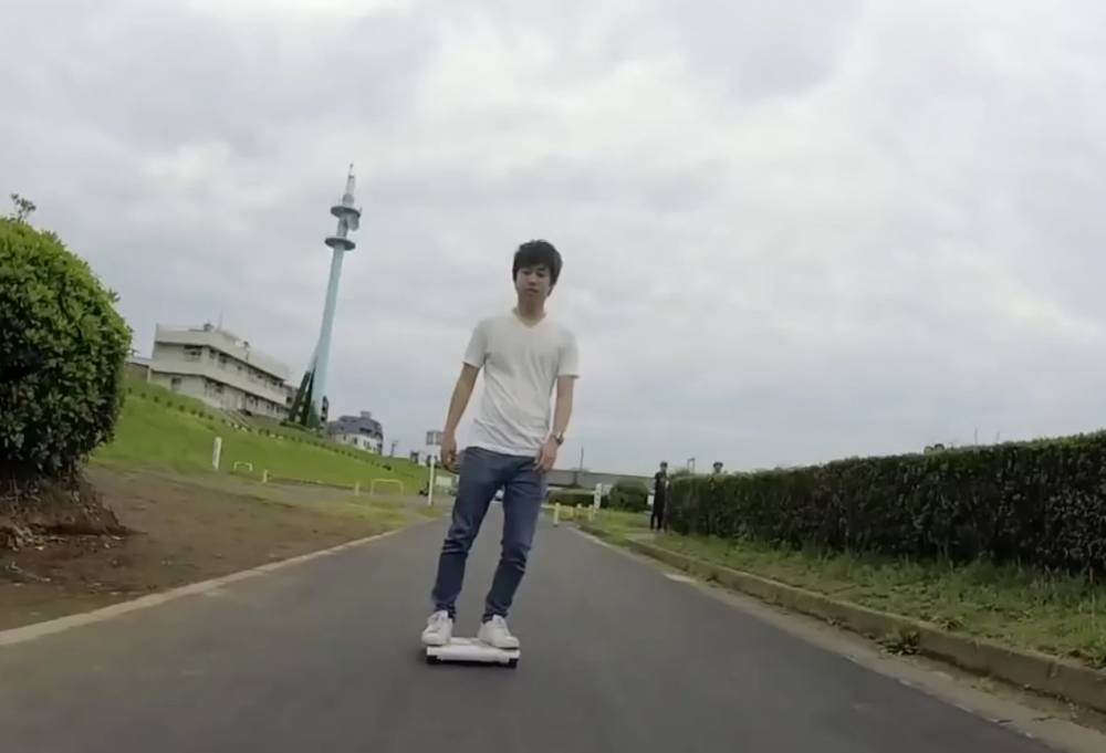 Japonezii au inventat cel mai tare mijloc de deplasare / VIDEO - skate-1439312761.jpg