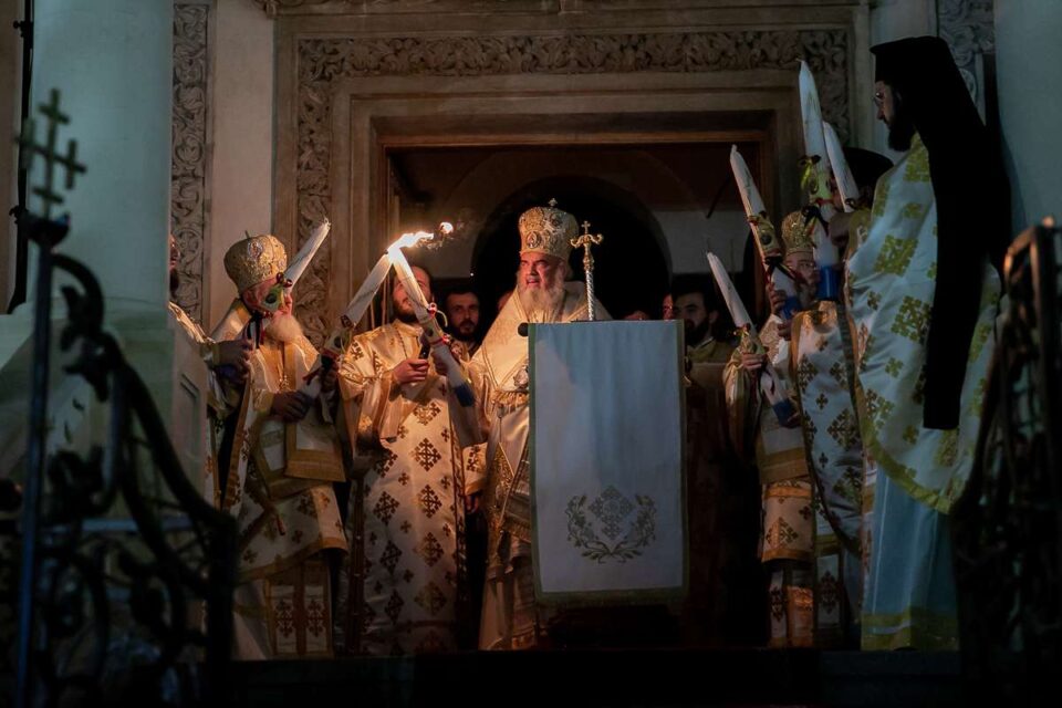 Patriarhul Daniel: Învierea Mântuitorului Iisus Hristos este vindecare de întristare - slujbadeinvieredepastipatriarhul-1619935837.jpg