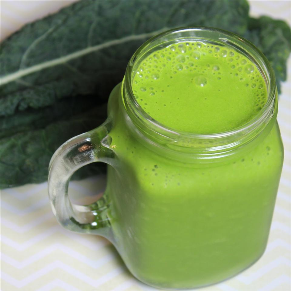 Smoothie-uri verzi, delicioase pentru un organism sănătos - smoothie2-1660232047.jpg