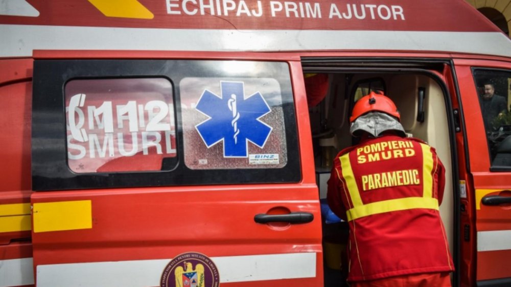 UPDATE: Persoane rănite în urma unui accident rutier în Hârșova - smurd-1654424810.jpg