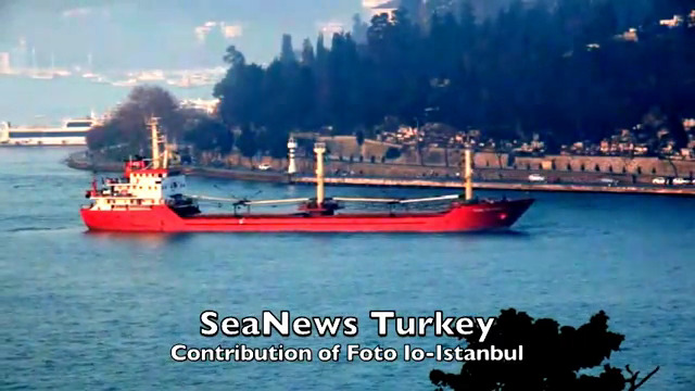 Clipe de panică. O navă turcească era să eșueze într-un castel din Istanbul - snapshot2-1451679782.jpg