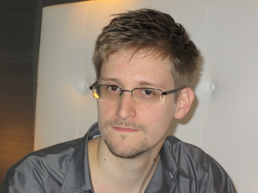 PREMII NOBEL. Edward Snowden, posibil laureat - snowden-1412577668.jpg