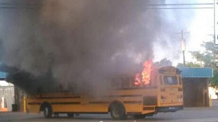Șoferiță de autobuz, eroină după ce a reușit să salveze 56 de elevi dintr-un incendiu - sofer234686100-1494514848.jpg