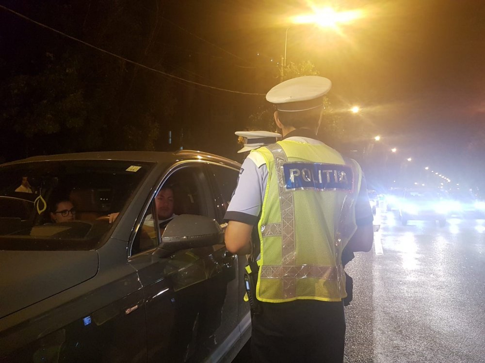 Razie a polițiștilor de la Rutieră, sâmbătă noapte, în Mamaia. Zeci de permise de conducere reținute - soferi-1563737740.jpg