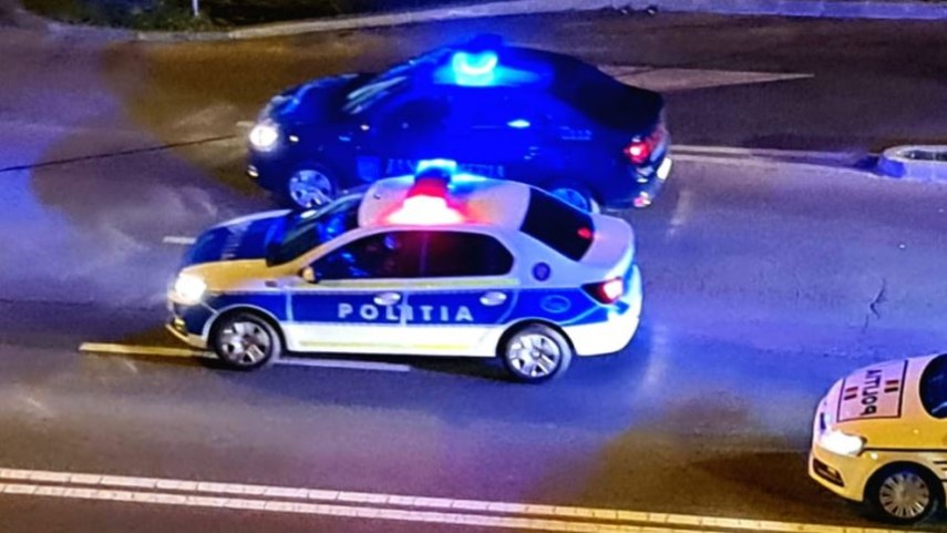 O şoferiţă băută a intrat cu maşina în copac, în Mamaia - soferita-1636101930.jpg