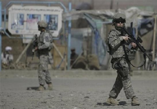 Cel puțin zece militari ai NATO și patru afgani uciși în atentatul de la Kabul - soldati-1319891377.jpg