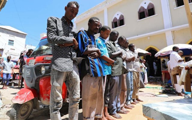 Forţele de securitate somaleze au eliberat hotelul din Mogadiscio asediat de jihadişti - somalia-1661084868.jpeg