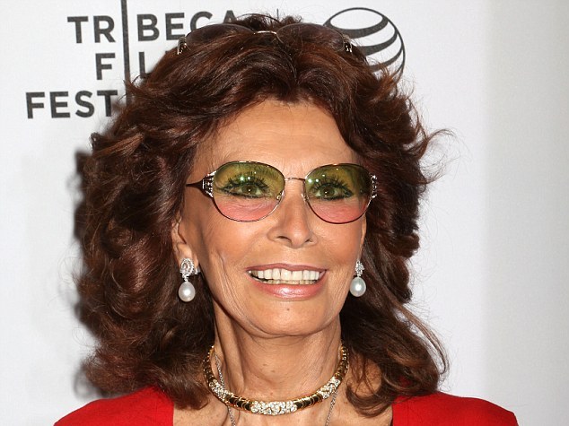 Ce sfat le-a dat Sophia Loren actrițelor de la Hollywood - sophia634x895-1447005645.jpg