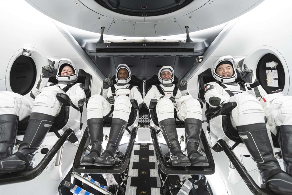 Revenirea pe Terra a celui de-al doilea echipaj trimis de SpaceX la bordul ISS, amânată pentru marți - spacex-1636295196.jpg