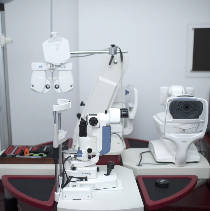 Specialist oftalmolog de renume se alătură echipei medicale Mrini Eye Hospital - specialistoftalmologmrini2-1425576135.jpg