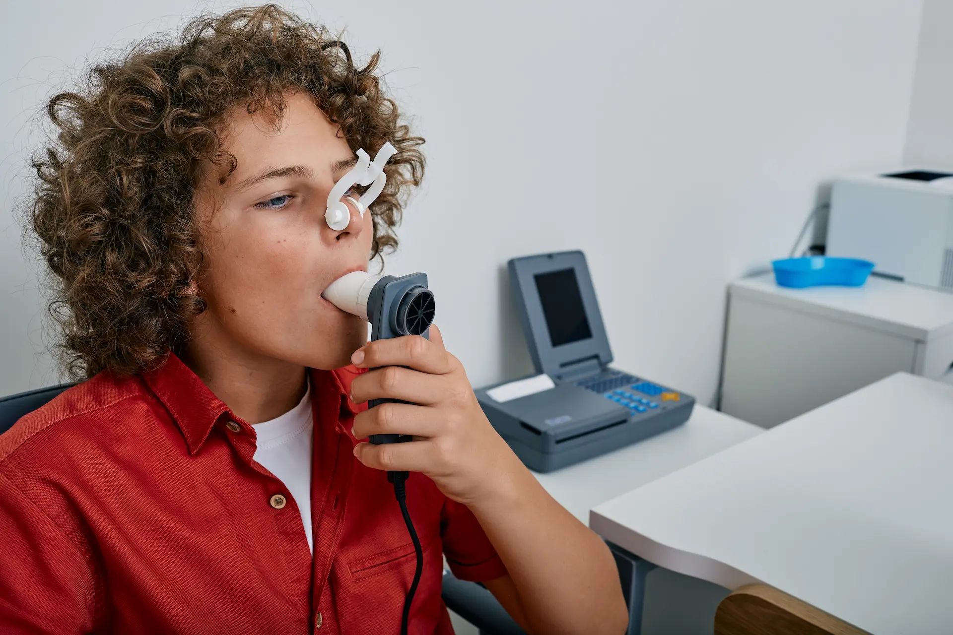 Spirometria, testul recomandat pentru a verifica starea de sănătate a plămânilor - spirometria-1705577677.jpg