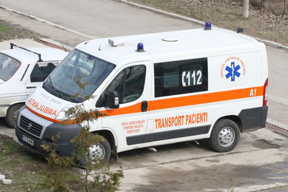 Trei ore de suferinţă pentru o bătrână din Constanţa. Femeia a aşteptat ambulanţa, până a murit - spital-cernavoda--ambulanta-179-1691063227.JPG