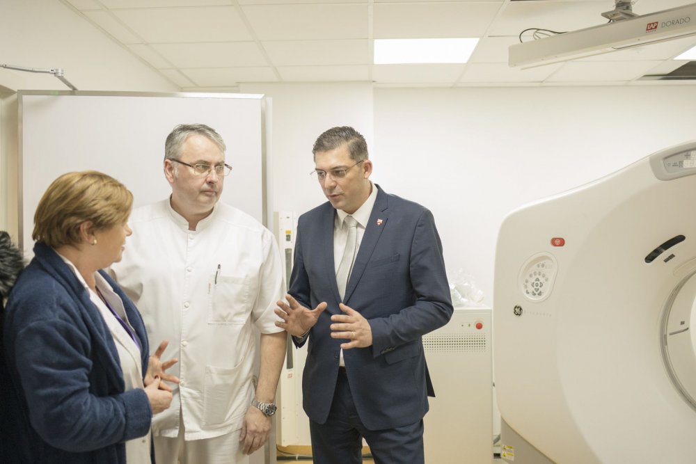Președintele CJC, Horia Țuțuianu, dă asigurări că Radioterapia se redeschide în aprilie - spital2-1580332804.jpg