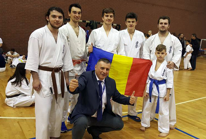 CS Shinto a urcat Constanța pe podiumul Balcaniadei de Karate Kyokushin - sportivii-1490291187.jpg