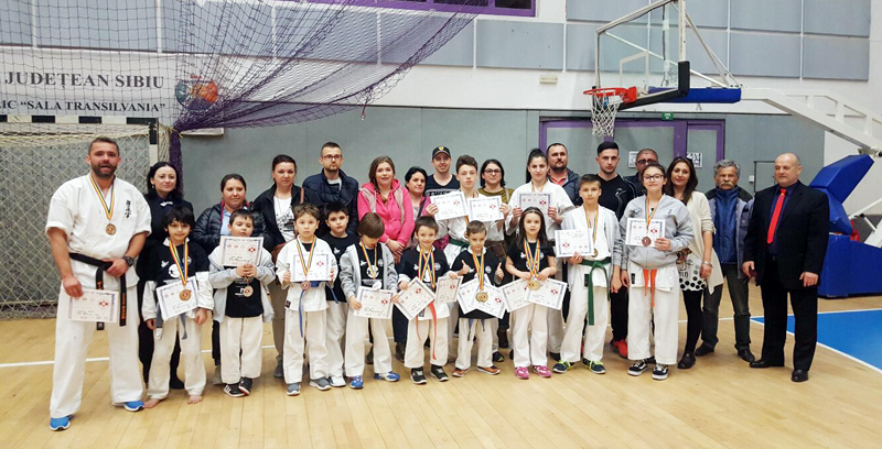 Sportivii de la AS Victoria Cumpăna, ași la Karate Kyokushinkai - sportivii-1491926780.jpg