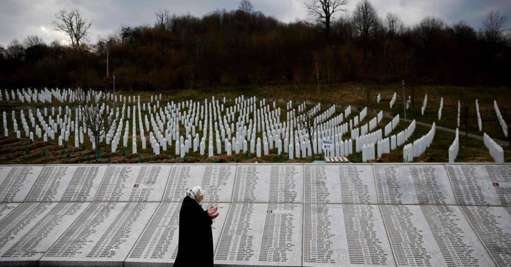 Bosnia comemorează 20 de ani de la masacrul din Srebrenica - sre-1436600468.jpg