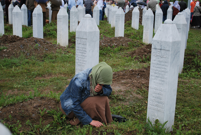 Președintele Serbiei, scuze pentru masacrul de la Srebrenița - srebrenica-1366902823.jpg