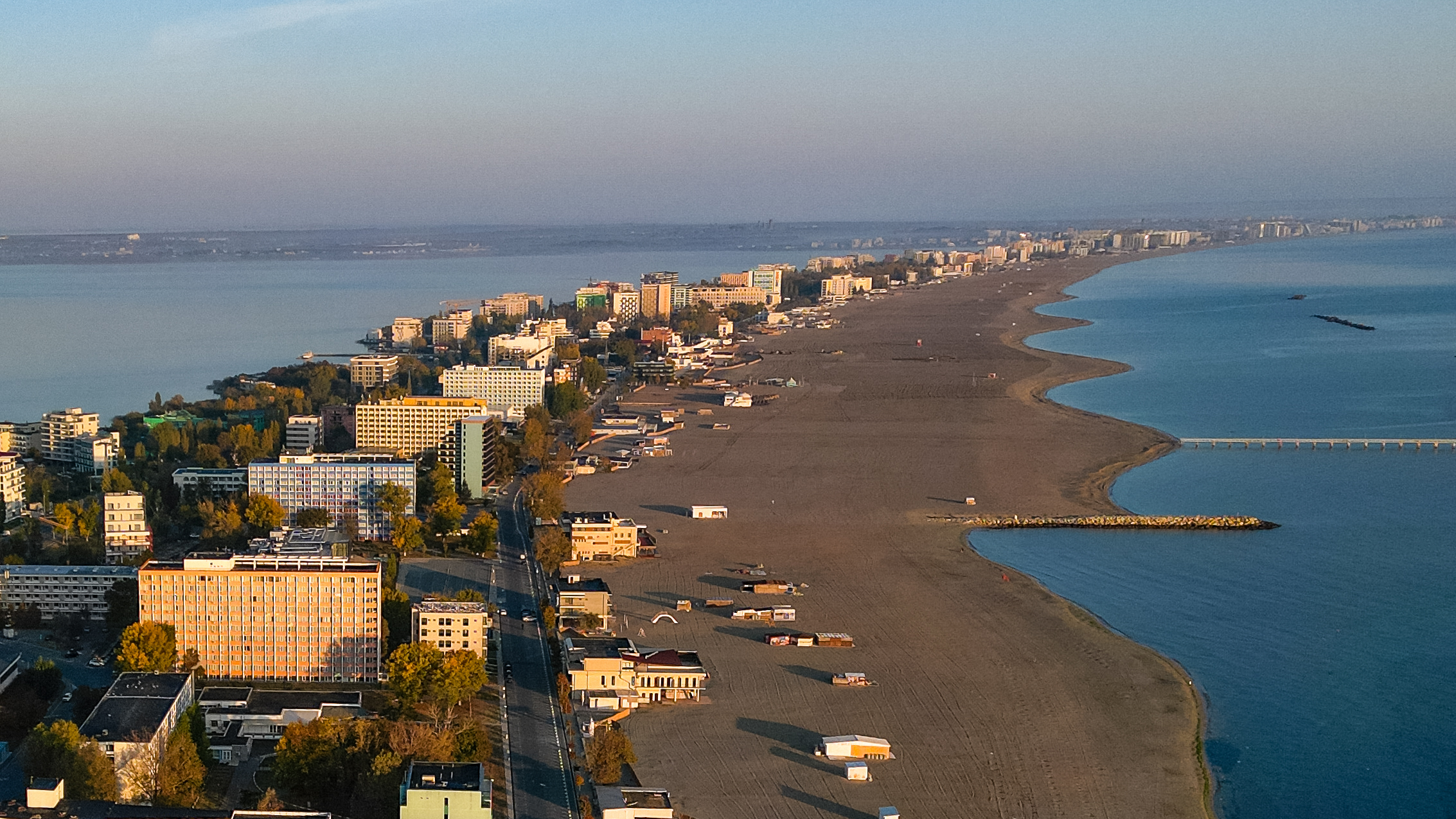 Plaja din Mamaia va fi transformată complet. A fost desemnat proiectul câștigător pentru amenajarea stațiunii - statiunea-mamaia-1695286720.jpg