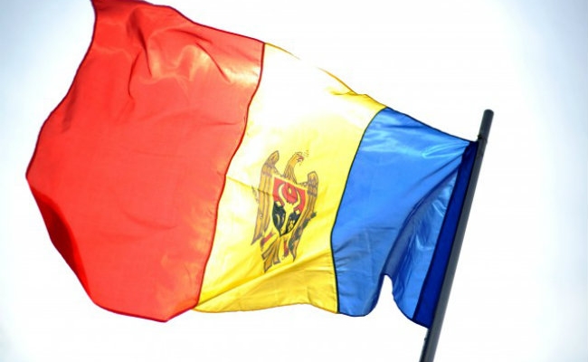 Moment istoric în Moldova. Limba română a devenit oficială - steag-1386252792.jpg
