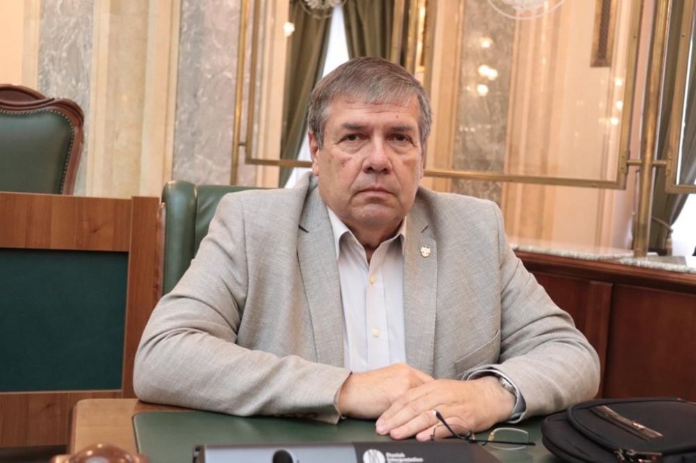 Senatorul Ștefan Mihu: 