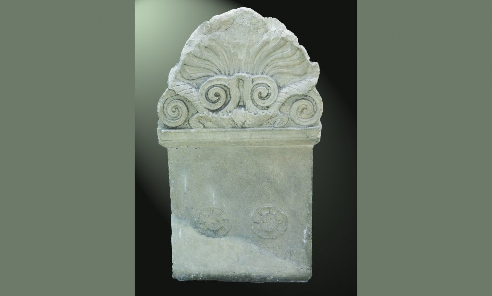 Stelă votivă din secolul IV, la Muzeul „Callatis” din Mangalia - stela2-1638293400.jpg