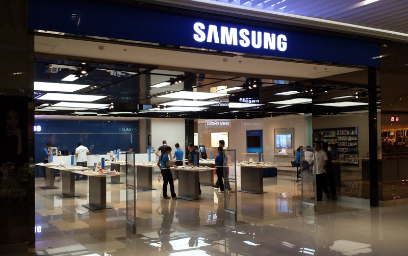 Samsung, amendat pentru comentarii negative lăsate pe forumuri la adresa produselor rivale - stiresamsung-1383493482.jpg