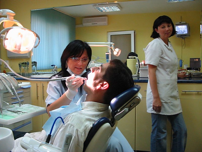 80% dintre boli pot fi depistate de dentist - sto-1316553889.jpg