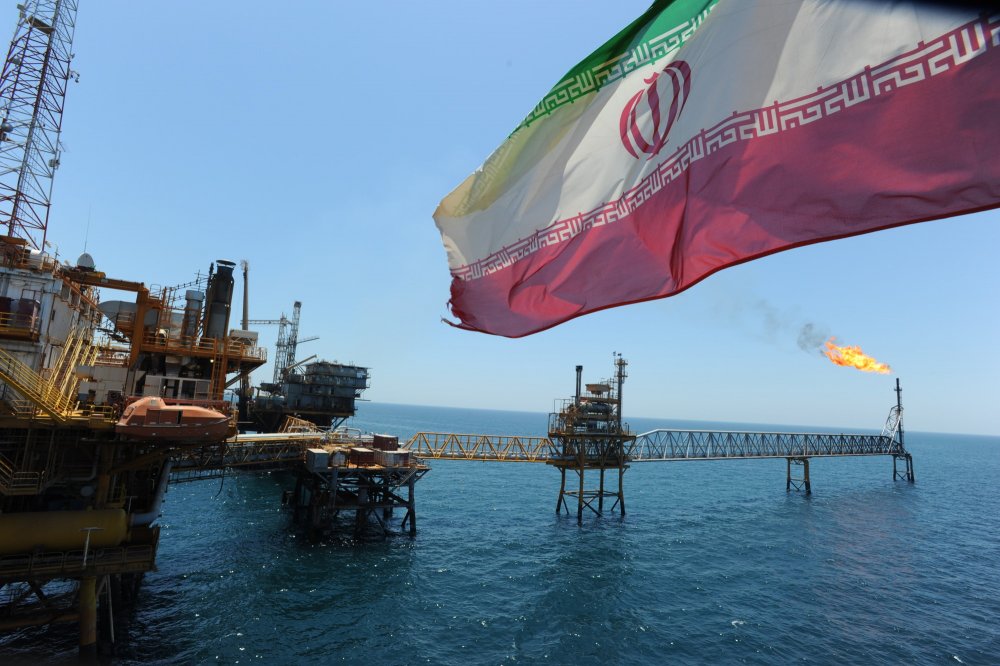 Stocurile de petrol iranian pe mare s-au dublat - stocuriledepetroliranianpemaresa-1622212959.jpg