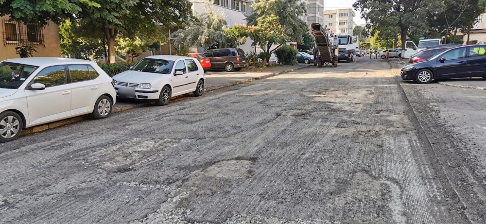 Se toarnă asfalt pe mai multe străzi din Constanța. Ce zone sunt vizate - stradadunarii1-1627891702.jpg