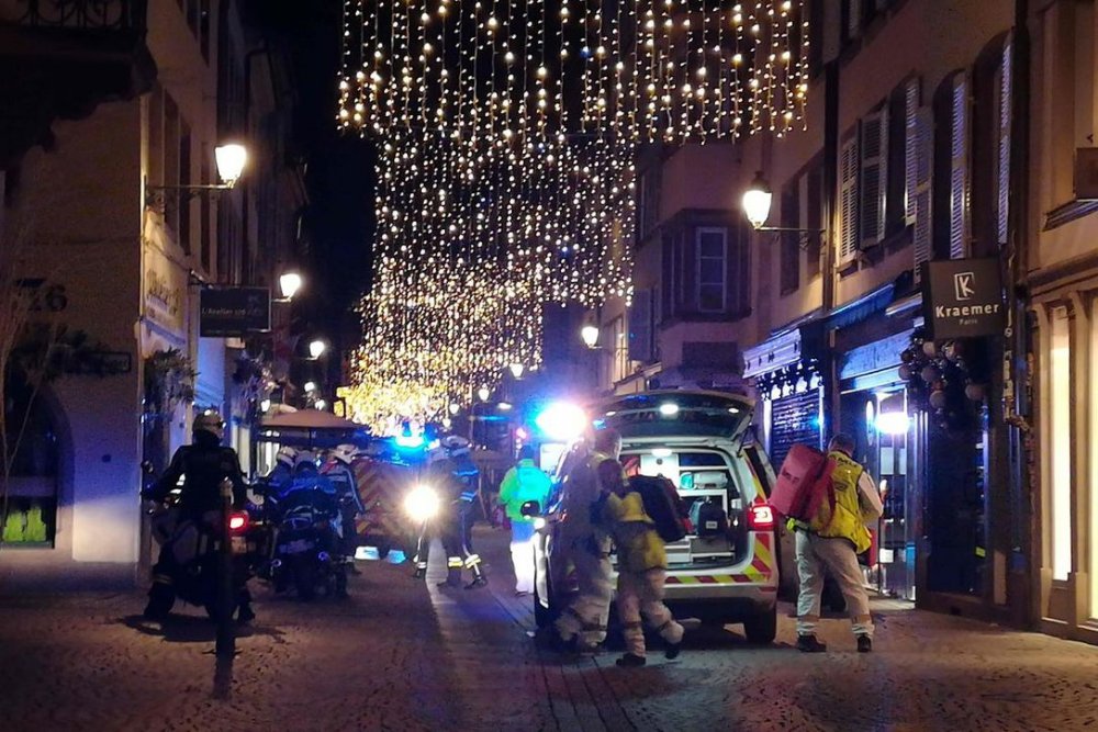 Familia presupusului atacator din Strasbourg a fost reținută de polițiști, pentru audieri - strasbourg-1544627332.jpg