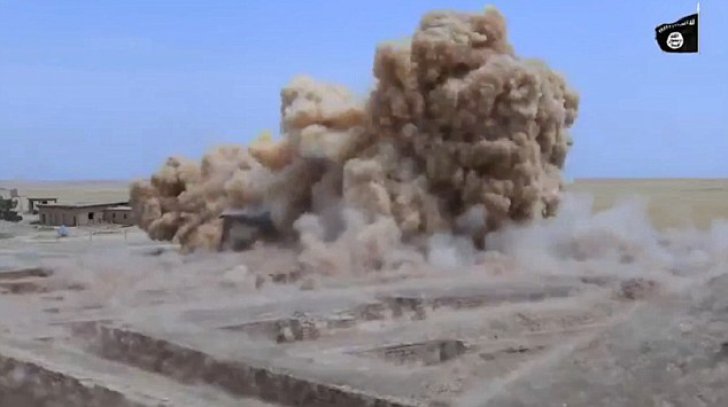 Jihadiștii din ISIS amenință că vor distruge Piramidele din Egipt. Au aruncat în aer un templu antic - strat-1465317556.jpg