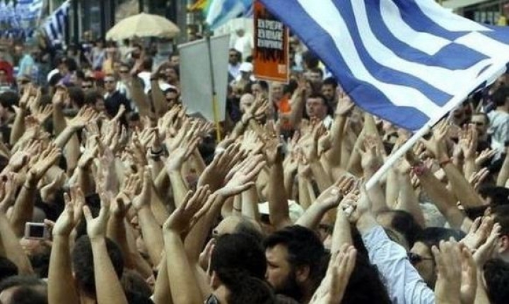 Sfârșit de săptămână fără sport în Grecia, după decesul suporterului agresat de alți fani - suporterigreci-1412062860.jpg
