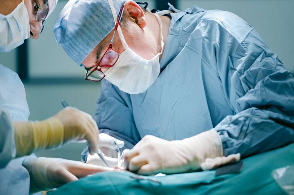 Comisia Europeană cere eliminarea șpăgii la doctor - surgery-1495464466.jpg