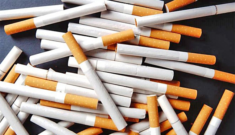 Surprinși în timp ce vindeau țigări contrafăcute, în Constanța - surprinsiintimpcevindeau-1423484674.jpg