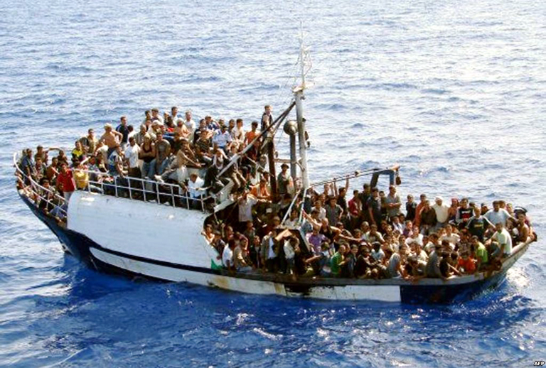 Sute de migranți clandestini, recuperați în Marea Mediterană - sute-1386694223.jpg