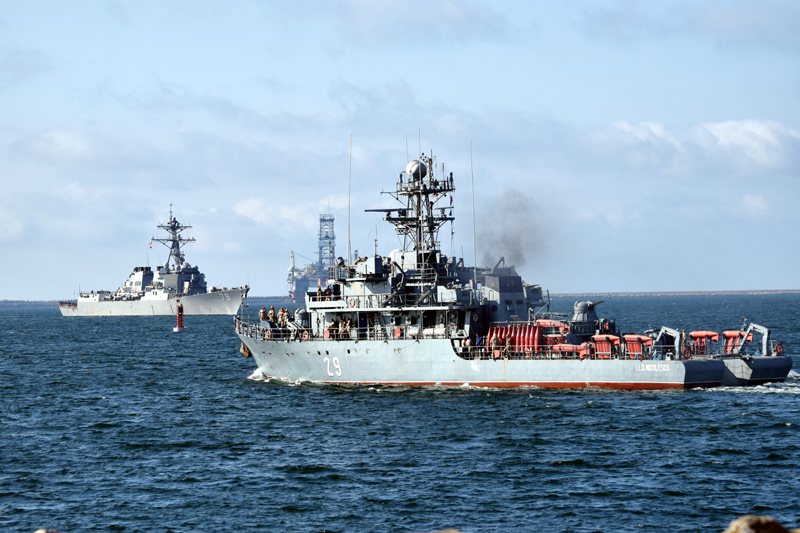 Sute de militari participă la un amplu exercițiu în Marea Neagră - sutedemilitari-1494519916.jpg