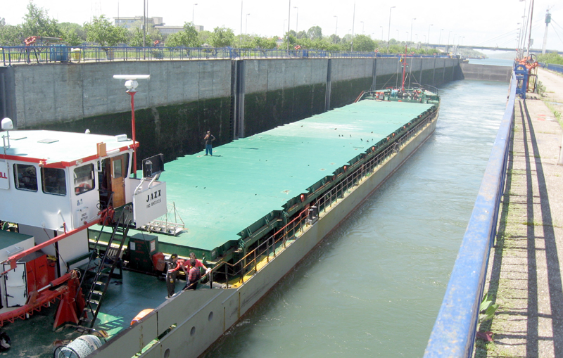 Tarife reduse pentru transportatorii de pe canalele navigabile - tarifereduse-1412011600.jpg