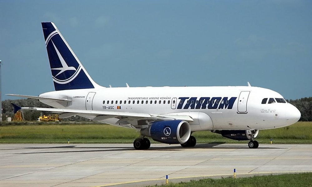 Avion cu aproape 200 de pasageri la bord, întors de urgență pe Aeroportul Otopeni - tarom-1661494949.jpeg