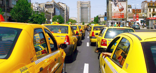 Taximetristul bucuros, clientul mulțumit - taxi-1380800763.jpg